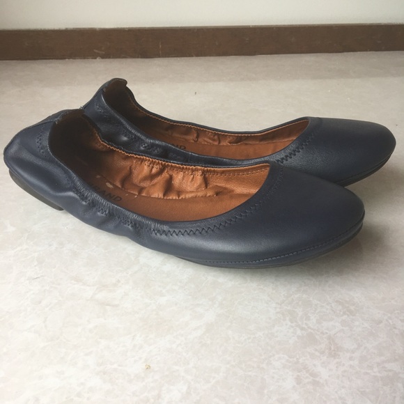 lucky brand navy flats